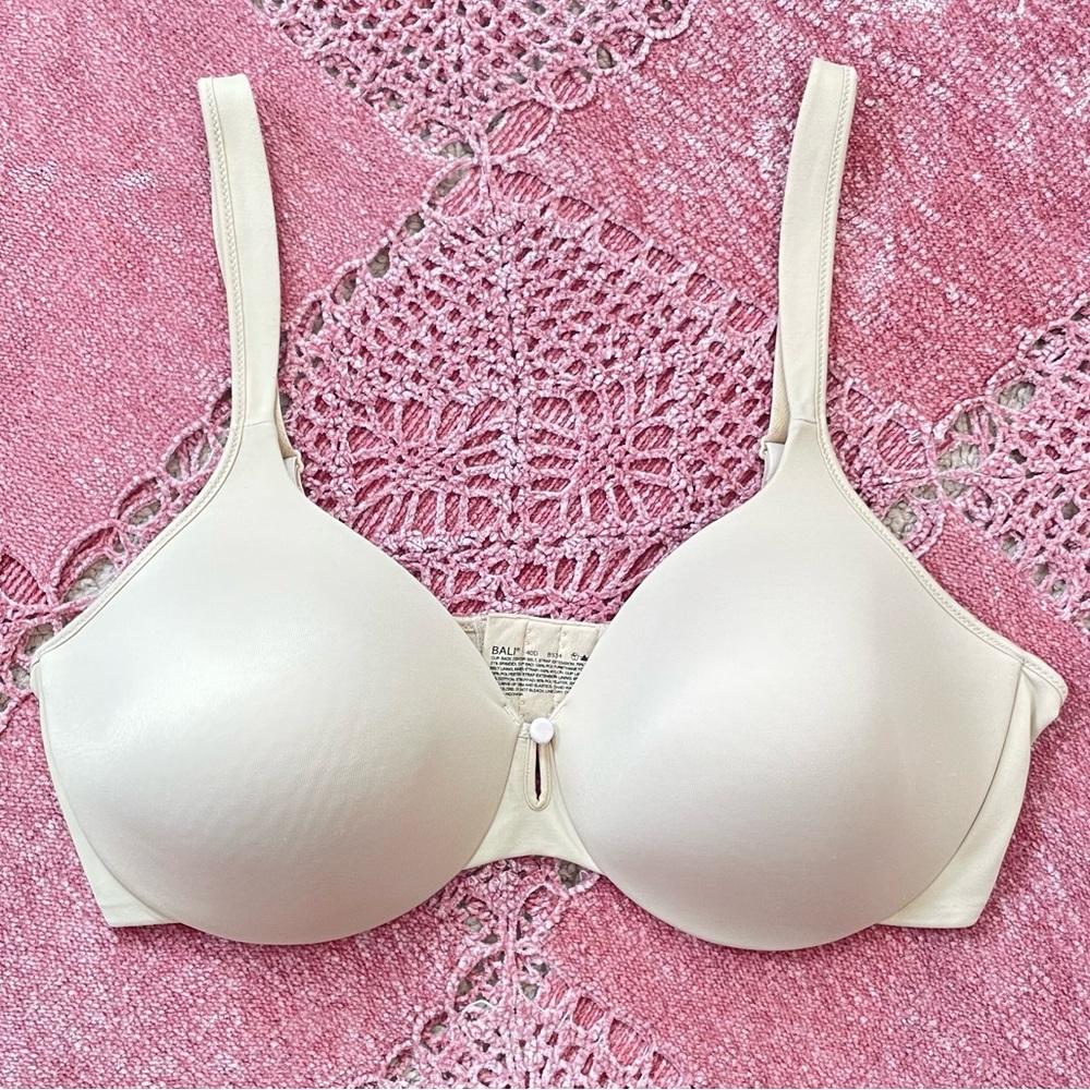 Bali Women's T-Shirt Convertible Underwire Keyhole Bra in Nude Beige Size 40D